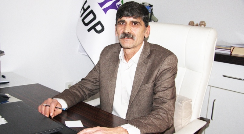 Demokrasi ve ekonomik sorunların çözüme kavuşturulması lazım