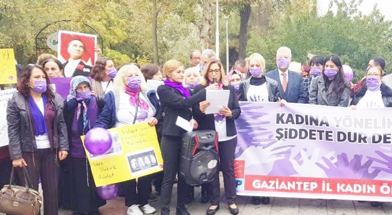 "Demokrasiden uzaklaştıkça kadına şiddet artarak sürüyor"