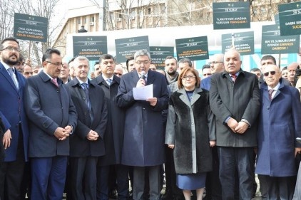 Demokrasinin kazanımlarını sonuna kadar koruyacağız
