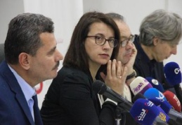 Demokrasiyi savunan tarafı destekliyoruz