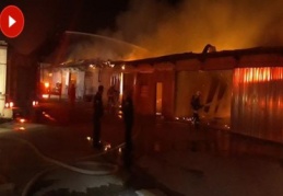 Denizli’de 4 iş yeri kül oldu