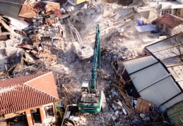 Deprem bölgesinde yıkılan binalara ilişkin tutuklama 284 oldu