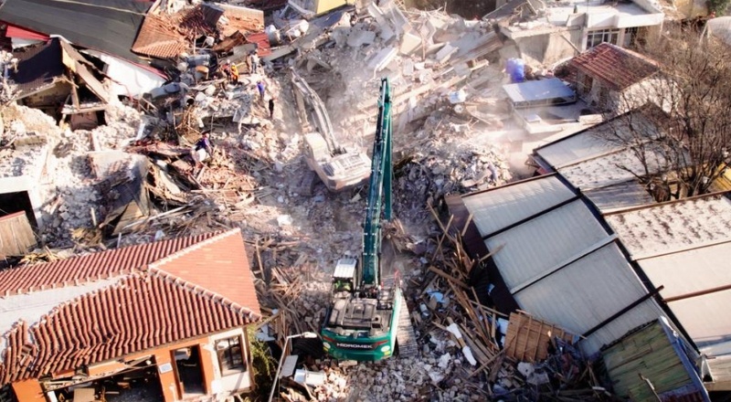 Deprem bölgesinde yıkılan binalara ilişkin tutuklama 284 oldu