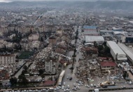 Deprem bölgesinde yıkılan binalarla ilgili 160, hırsızlıkla ilgili 181 kişinin tutuklandı