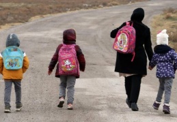 Deprem bölgesindeki 22 ilçede öğrenciler, 49 gün sonra ders başı yapıyor