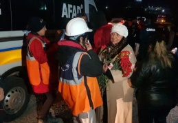 Deprem bölgesinden dönen AFAD ekipleri gözyaşlarına hakim olamadı