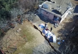 Deprem, köyü ortadan ikiye böldü: 'Kıyamet kopuyor sandık'