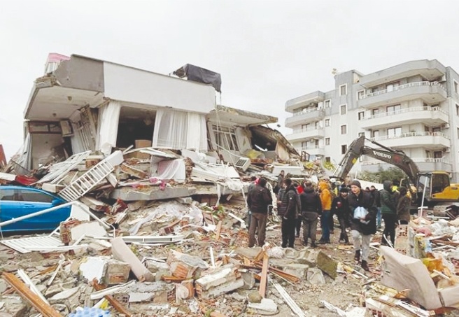 Deprem soruşturmalarında tutuklananların sayısı 298'e yükseldi