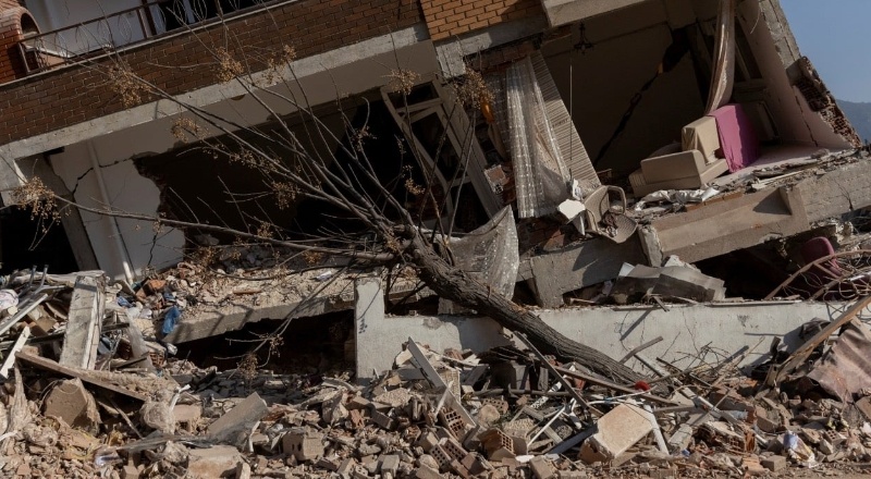 Deprem soruşturmasında tutuklu sayısı 325'e yükseldi