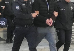 Depremde yıkılan binaların 3 müteahhidi daha tutuklandı