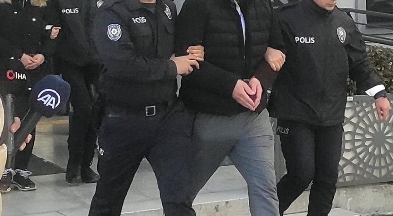 Depremde yıkılan binaların 3 müteahhidi daha tutuklandı