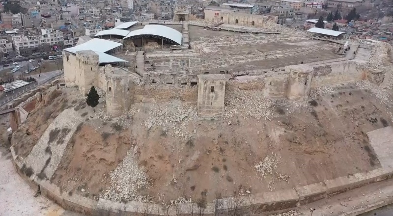 Depremde zarar gören tarihi yapılar restore edilecek