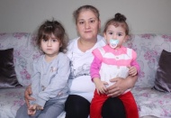 Depreme iki küçük kızı ile yakalandı, gönüllü olan bir kişi yıllık kirasını karşıladı