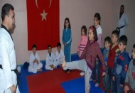 Depremi spor yaparak unutuyorlar