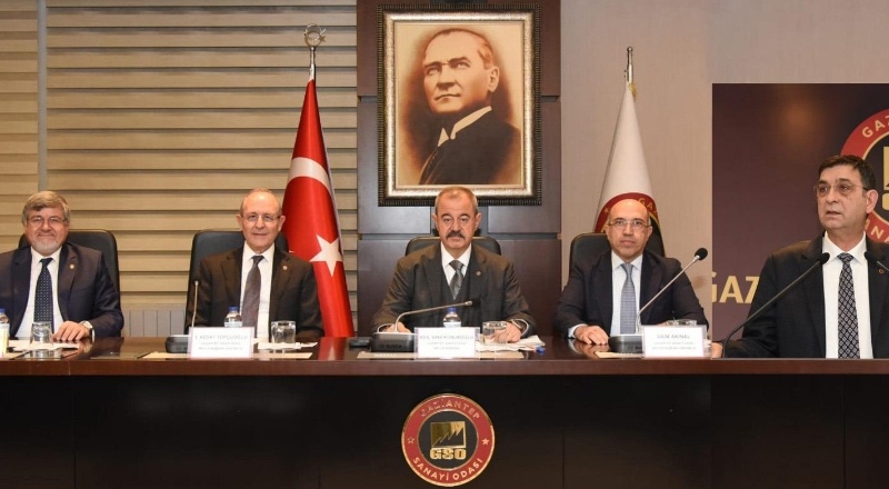 Depremin yaşandığı bölgemizdeki sanayicilerimize sahip çıkmamız gerekiyor