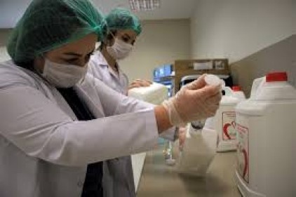 Depremin yükünü alan Şehir Hastanesi&#8217;nde maske ve dezenfektan üretimi başladı