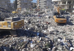 Depremler nedeniyle hayatını kaybedenlerin sayısı 48 bin 448'e yükseldi