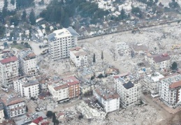 Depremlerde 43 bin 556 kişi hayatını kaybetti