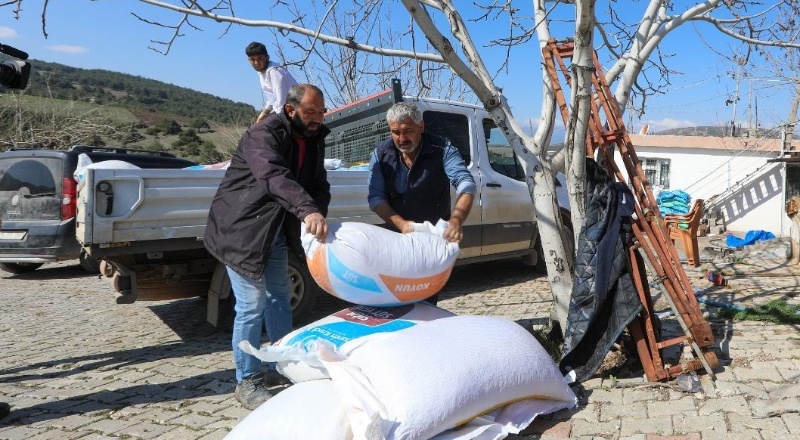 Depremzede besicilere 2 bin ton yem desteği verildi