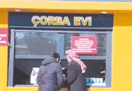 Depremzedeler için 21 noktada çorba dağıtılıyor