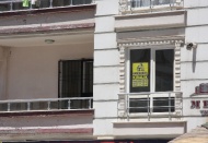 Depremzedelere bir darbe de vicdansız ev sahipleri vuruyor