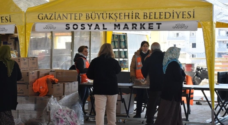 Depremzedelerin temel ihtiyaçlarına ulaşmada kolaylık sağlanıyor