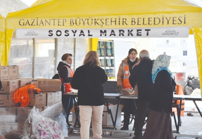 Depremzedelerin temel ihtiyaçlarına ulaşmada kolaylık sağlanıyor