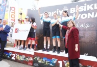 Derece alan isimler kupa ve madalyalarına kavuştu