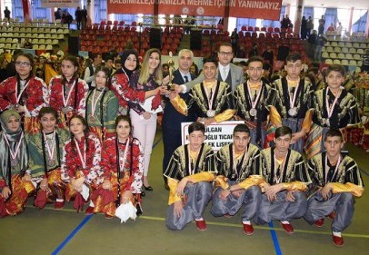 Dereceye giren okullar ödüllerine kavuştu