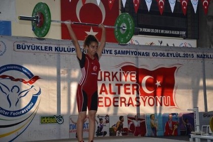 Dereceye giren sporcular ödüllendirildi
