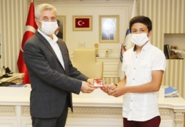 Dereceye giren yarışmacılar ödüllendirildi