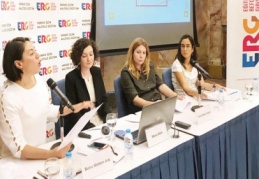 Ders kitaplarında kadınlar edilgen erkekler erdemli gösteriliyor