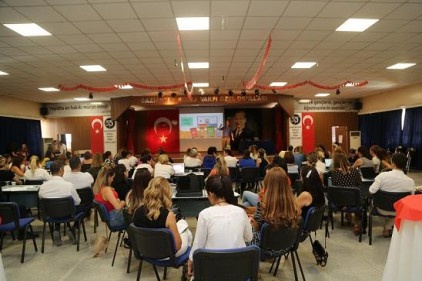 Derslerde sunumları etkili kılacak araçlar anlatıldı
