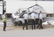 Deterjan yüklü kamyonetin sürücüsü hayatını kaybetti