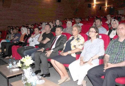 Deva’dan anlamlı şiir gösterisi
