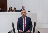 Devlet çiftçiye, çiftçi ise bankalara borçlu