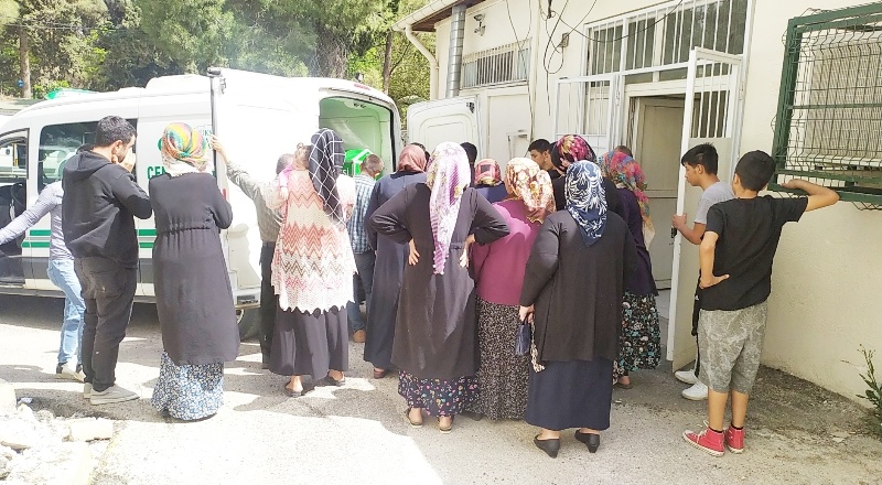 Devrilen traktörün sürücüsü hayatını kaybetti