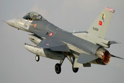 Devriye görevi yapan F-16&#8217;ya taciz