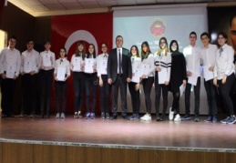 Dijital bağımlılık ve siber zorbalığa dikkat çektiler