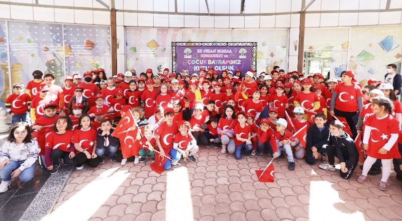 Dila Baloğlu, Kutay Sakmak ve Beren Kalyoncu Avrupa Okullar Satranç Şampiyonası’nda