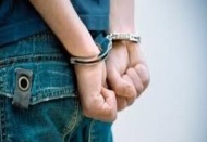 Dilencilik yapan 3 çocuk ailelerine teslim edildi