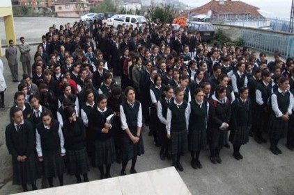 &#8216;Dindar gençlik&#8217;te amaçlanan itiat eden kullar yaratmak!..