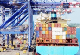 Dış ticaret dengesi Ekim'de yüzde 35.67 artışla 2.4 milyar dolar açık verdi