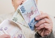 DİSK-AR: Resmi enflasyon son 5 yılda yüzde 269 artarken emekli bayram ikramiyesi yüzde 10 arttı