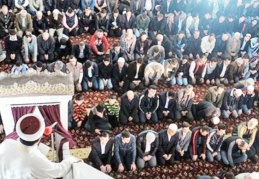 Diyanet'ten 81 ile 'saf düzeni' emri: Camilerde 'sosyal mesafe' kaldırıldı