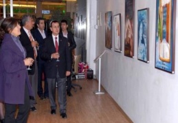 Doğada gördüklerimi tuvale aktarıyorum
