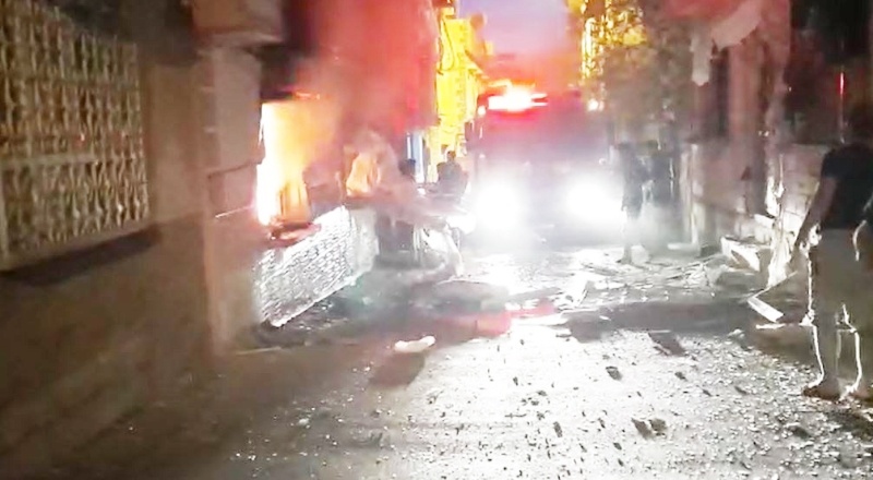 Doğal gaz tesisatı bomba gibi patladı, 3 yaralı var