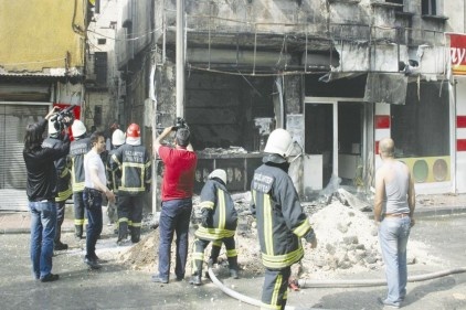 Doğal gaz patlamasında 2 kişi yaralandı