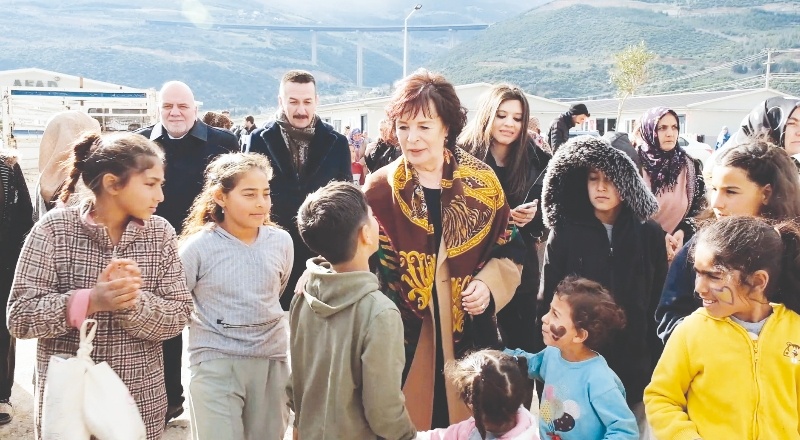 "Doğanın Anneleri" gönüllüleri Nurdağı’nda depremzede ailelerle buluştu