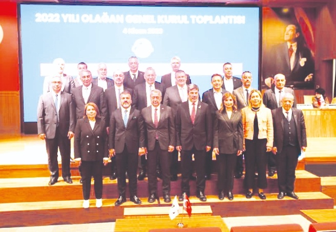 Doğru bildiğimiz yanlışları terk etmemiz, yeniye ayak uydurmamız artık hayati bir önem taşıyor